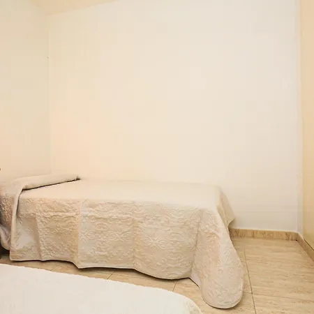 Apartment La Caleta - Only Families Salou